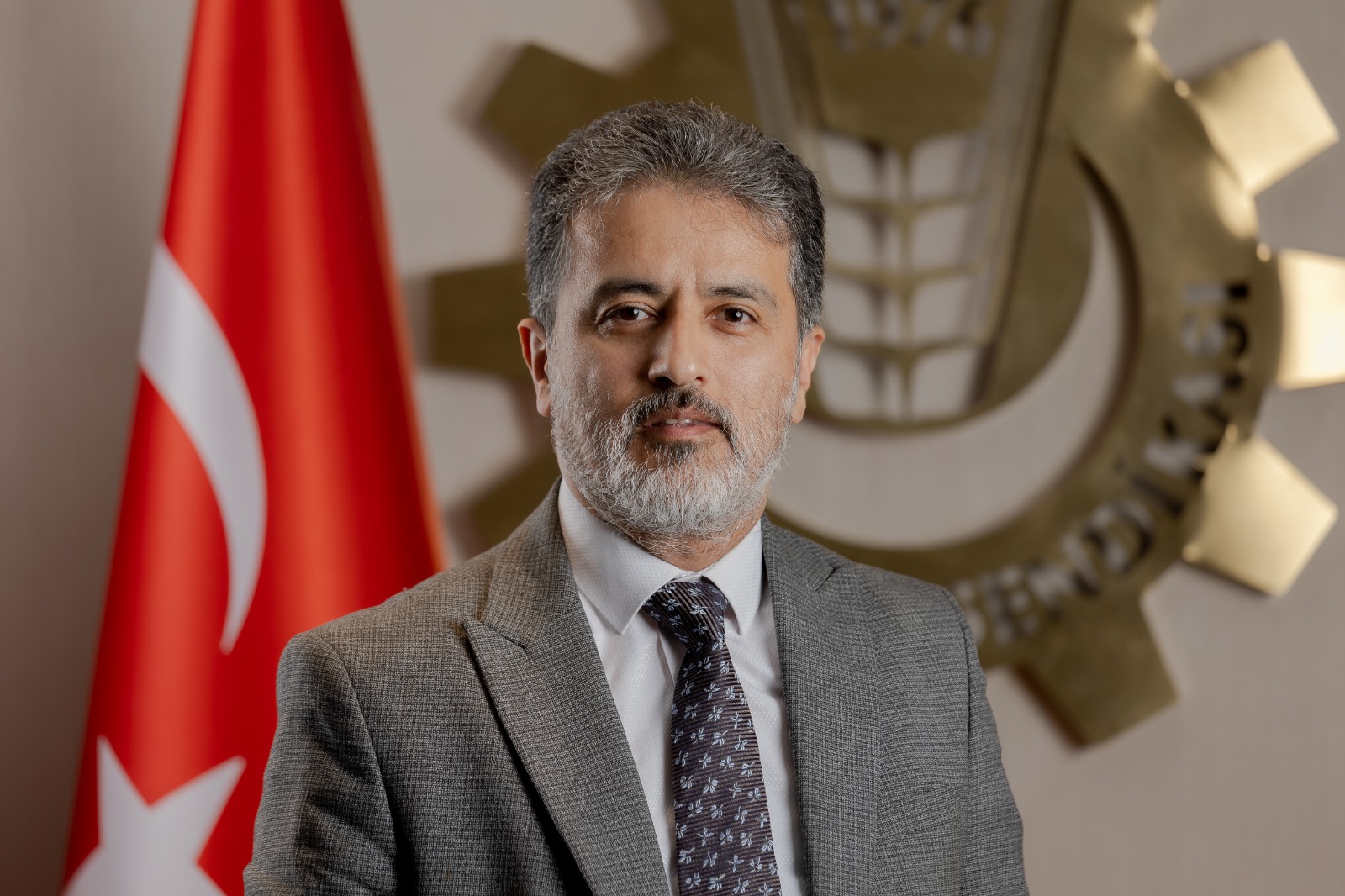 15 TEMMUZ: M�LLET�N �RADES�NE VURULMAK �STENEN Z�NC�R� M�LLET KIRDI