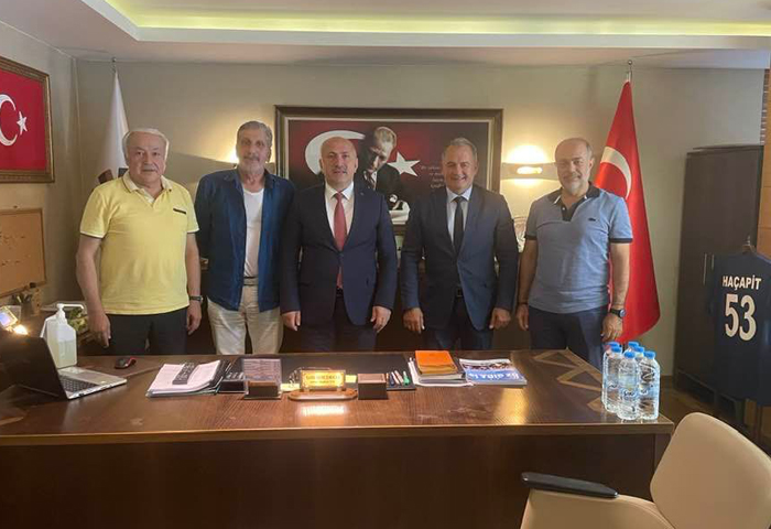 Turgutlu Belediye Bakan Akn, direni alann ziyaret etti