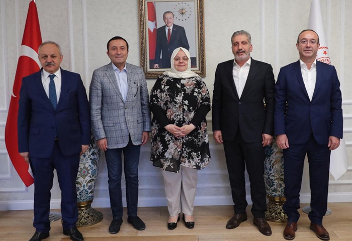Genel Bakanmz Mehmet ahin, Aile, alma ve Sosyal Hizmetler Bakan Seluk'u ziyaret etti