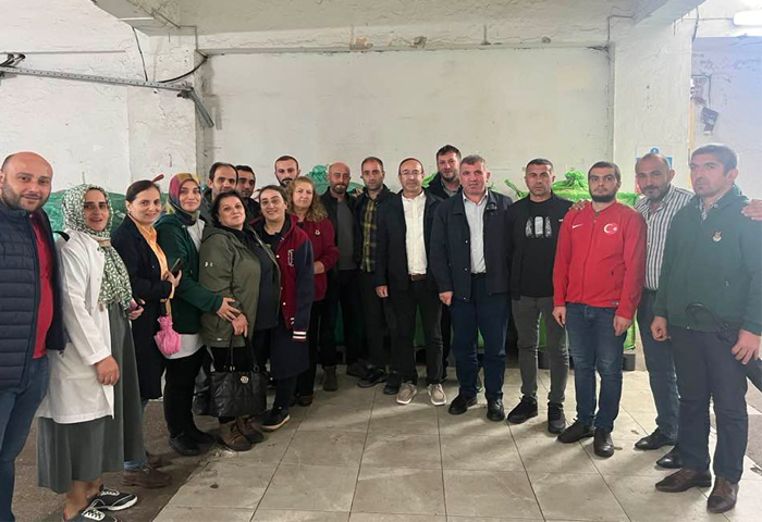Karadağ, Cumhuriyet Çay fabrikasını ziyaret etti