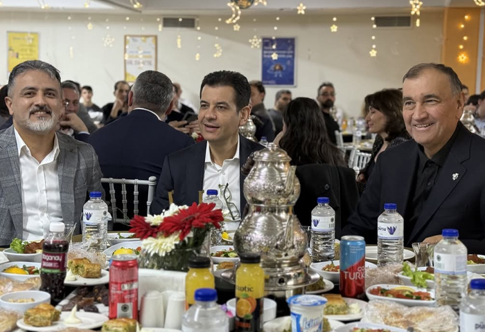 Genel Ba�kan�m�z G�lpolat, �lker Bisk�vi Silivri Fabrikas�nda �yelerimizle �ftar Sofras�nda Bulu�tu