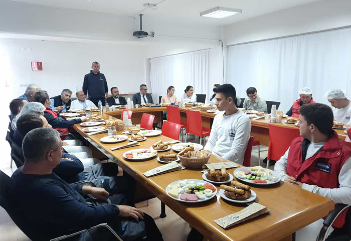 Bursa ube Bakanmz Aytekin Kaya, Gnenli St iyerinde alan yelerimizle bir araya geldi