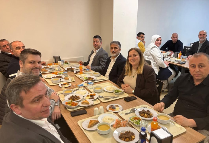 G�lpolat, UNO�da �al��an �yelerimizin Sofralar�na Misafir Oldu