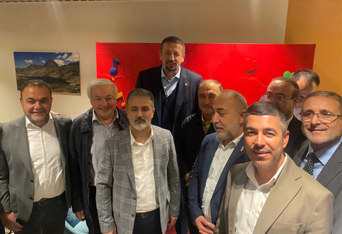 Yldz Holding, Mutlu Et Mutlu Ol Gnnn 11. Yln Cokuyla Kutlad