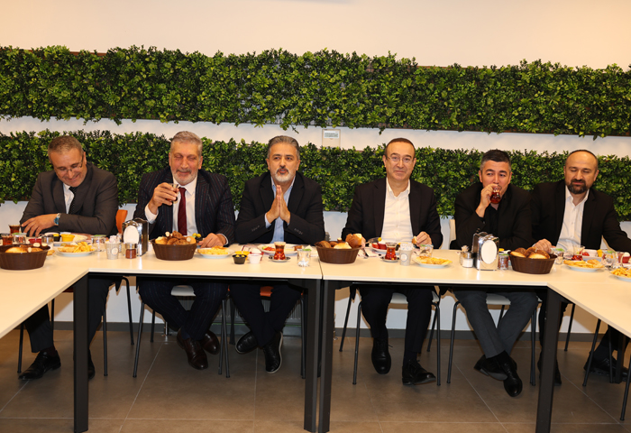 Ynetim Kurulumuz ve Genel Merkez Personelimiz Kahvalt Programnda Bir Araya Geldi