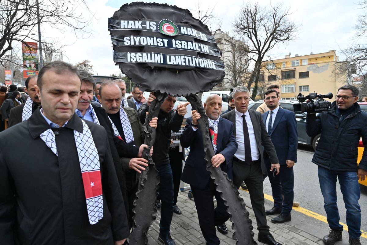 Mescid- Aksa ve Filistin halkna alaka saldran sraili bykelilik nnde protesto ettik