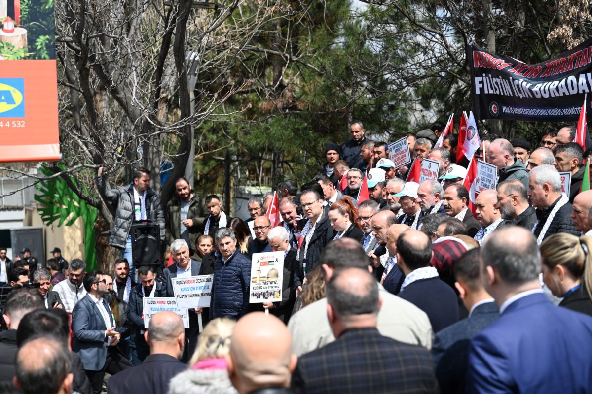 Mescid- Aksa ve Filistin halkna alaka saldran sraili bykelilik nnde protesto ettik