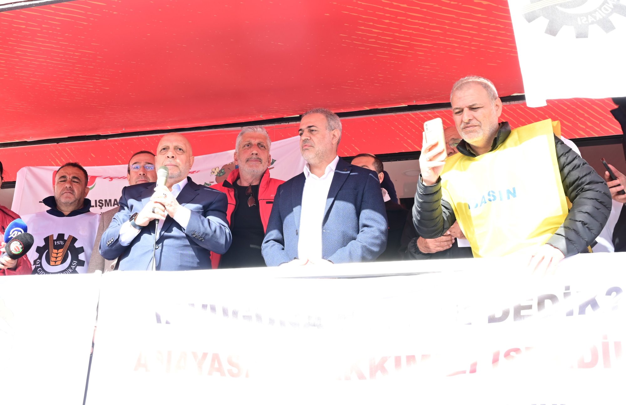 Hak- Genel Bakan Arslandan Grevdeki Lezita ilerine Destek Ziyareti
