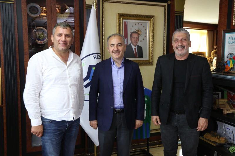 Hançeroğlu, Rize Belediye Başkanı Metini makamında ziyaret etti