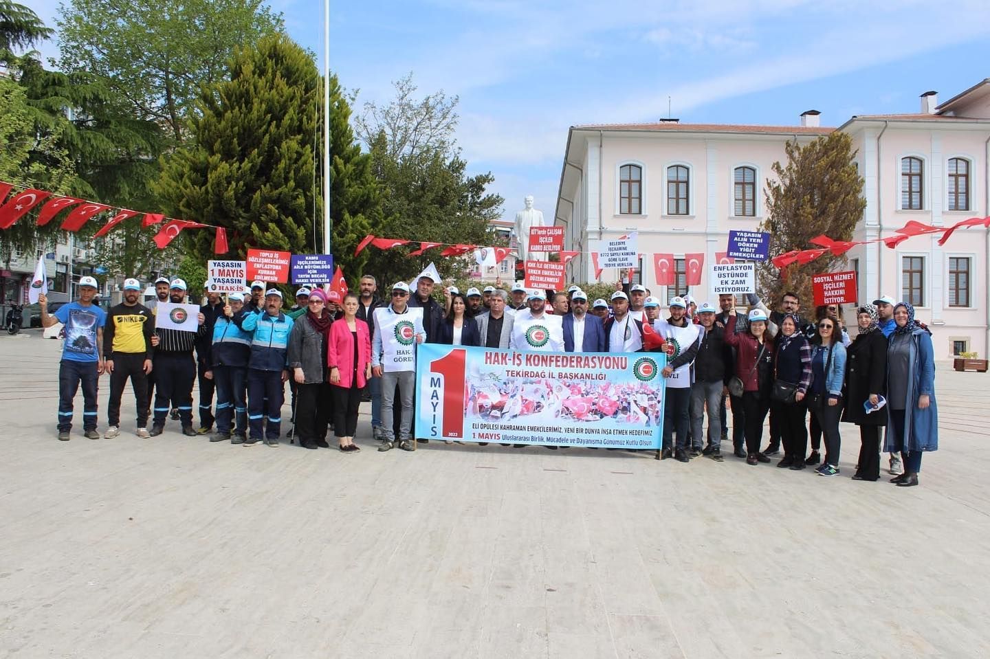 Hak- Tekilat 81 lde 1 Mays in Meydanlarda