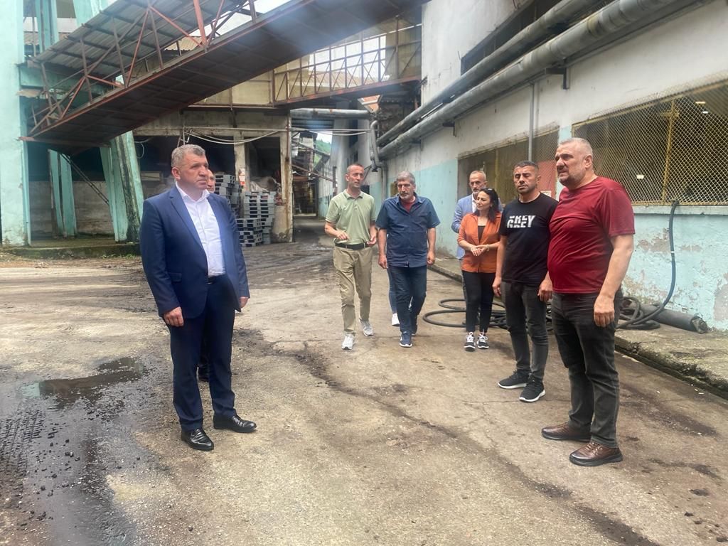 Hanerolu, Rize ube Yneticilerimizle birlikte aykur fabrikalarn ziyaret etti