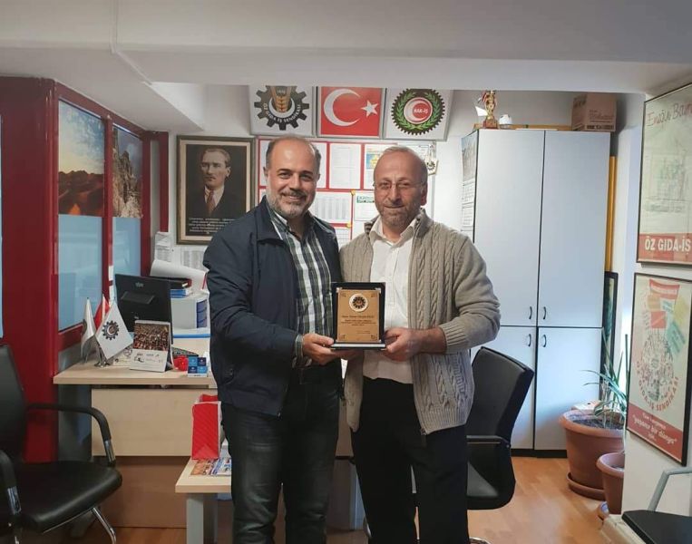 Reform Gdadan emekli olan personellere plaket