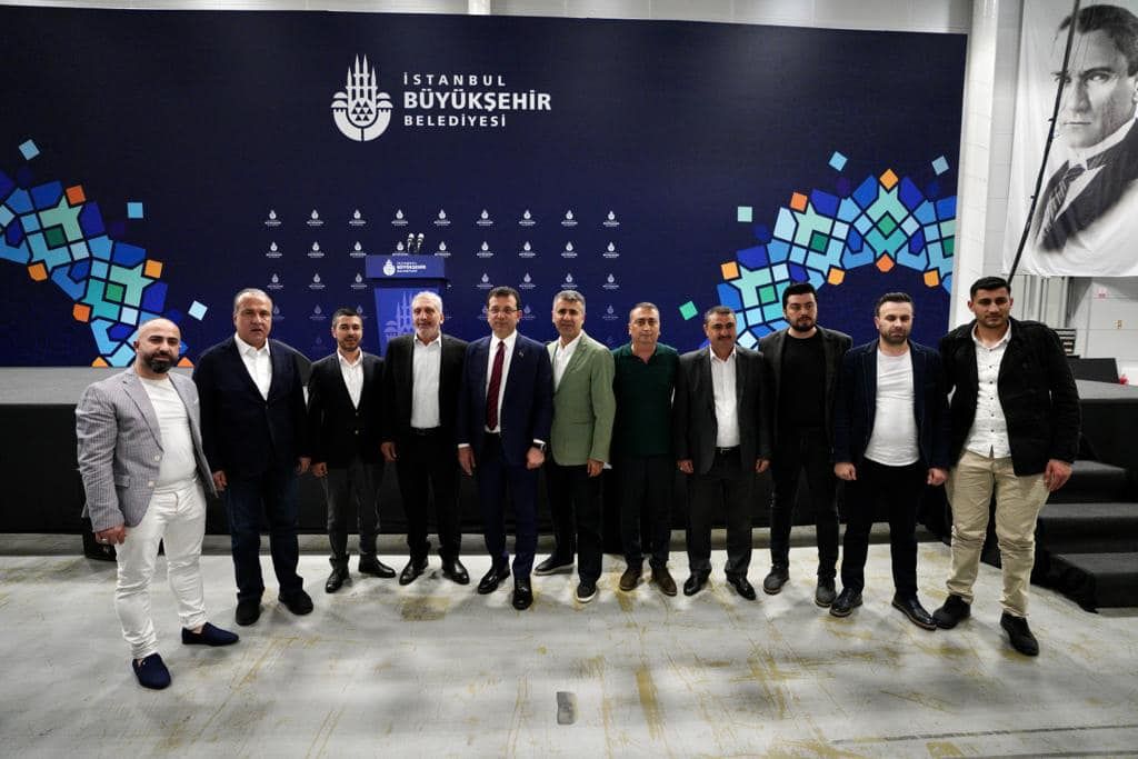 ​stanbul Bykehir Belediyesi alanlar ve aileleri iftar programnda bulutu