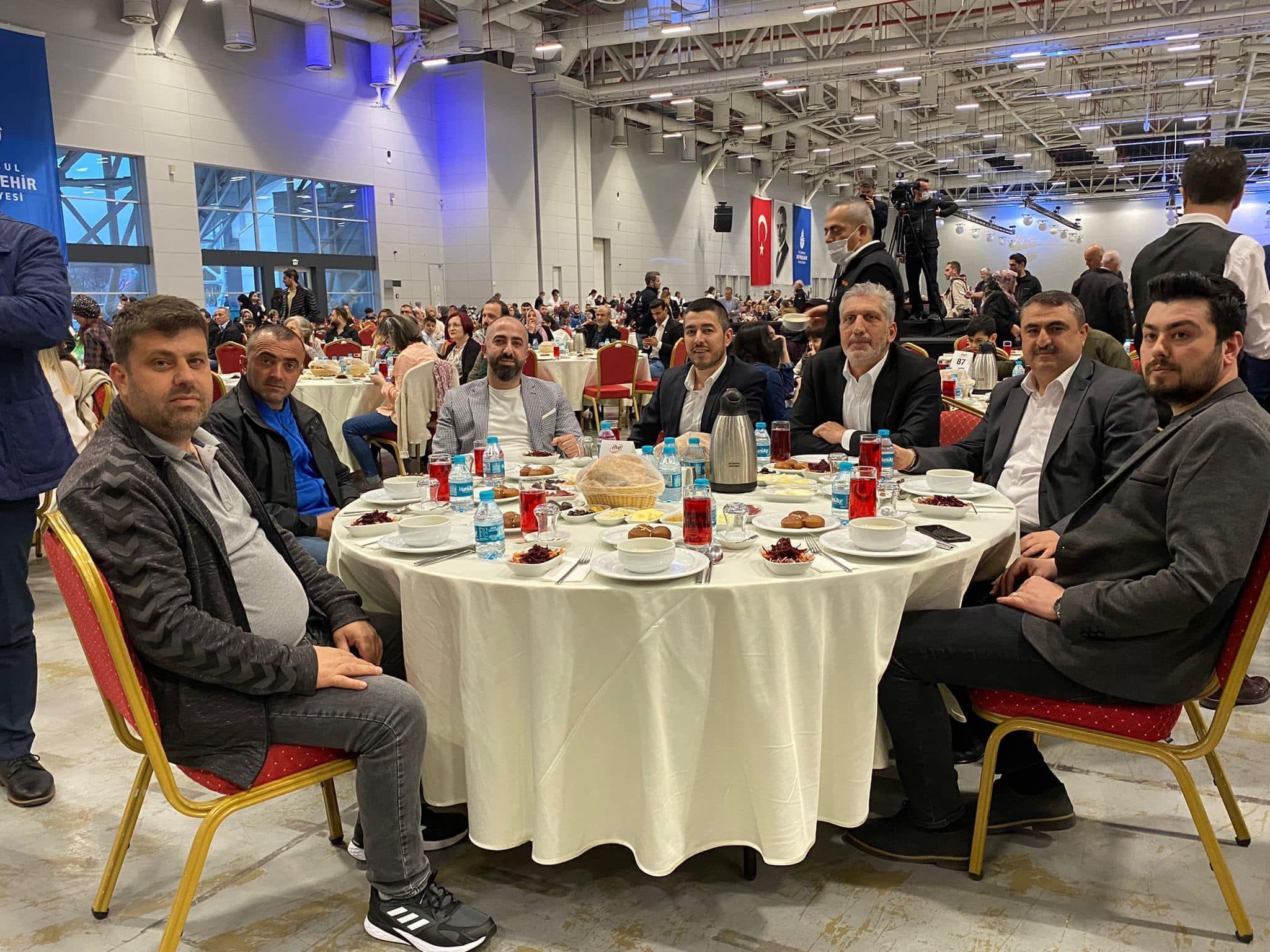 ​stanbul Bykehir Belediyesi alanlar ve aileleri iftar programnda bulutu