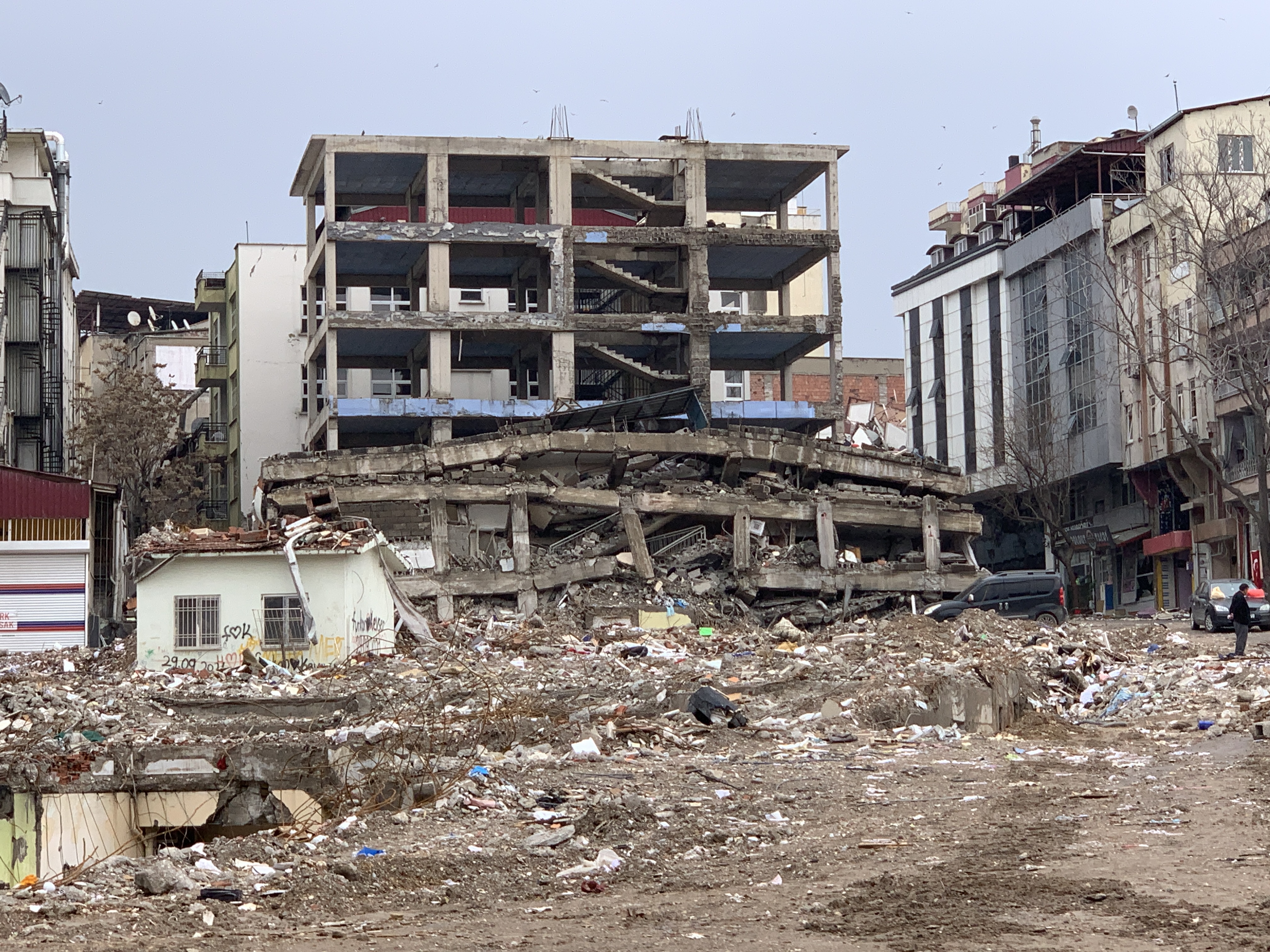 Genel Bakanmz ukutliden Deprem Blgesine Ziyaret