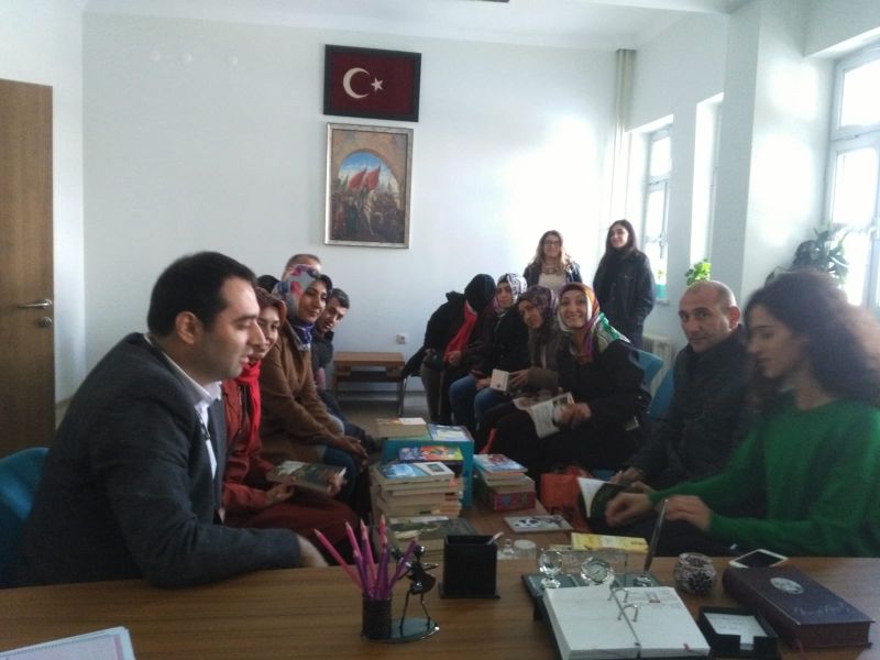 Karaman Kadn Komitemiz balanan kitaplar rencilere teslim etti