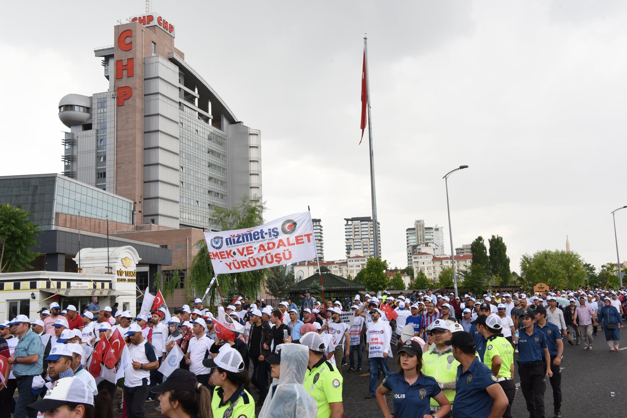 Emek ve Adalet Talebimizi CHP nnde Haykrdk