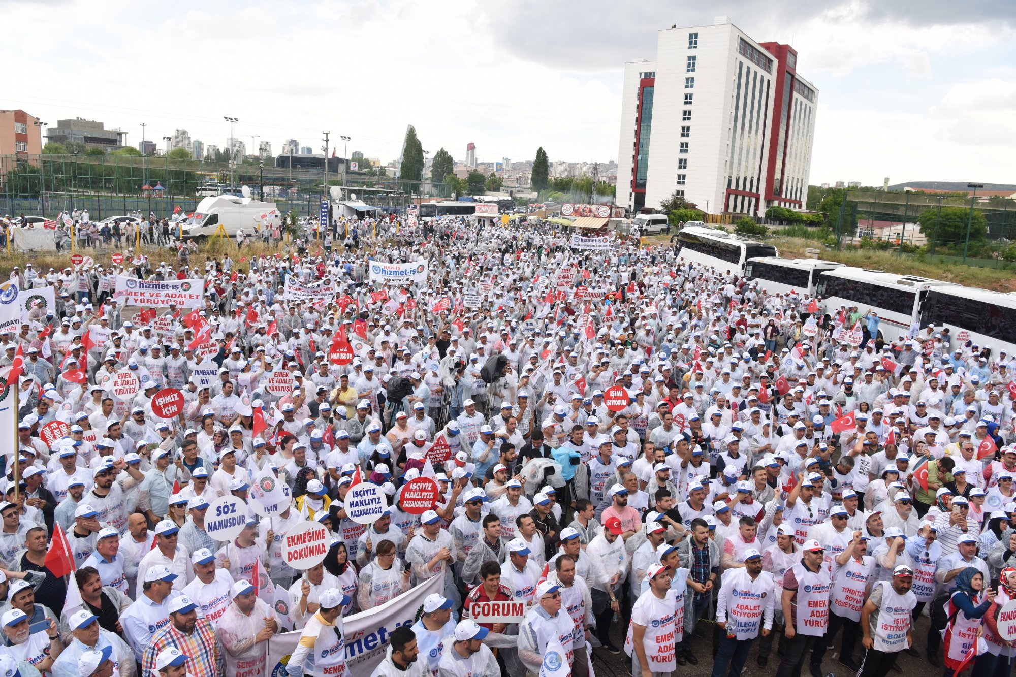 Emek ve Adalet Talebimizi CHP nnde Haykrdk