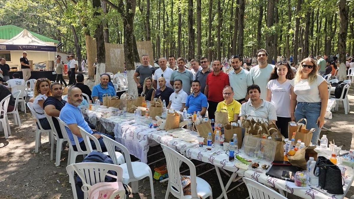 lker Gda Ailesi Geleneksel Yaz Pikniinde Bir Araya Geldi