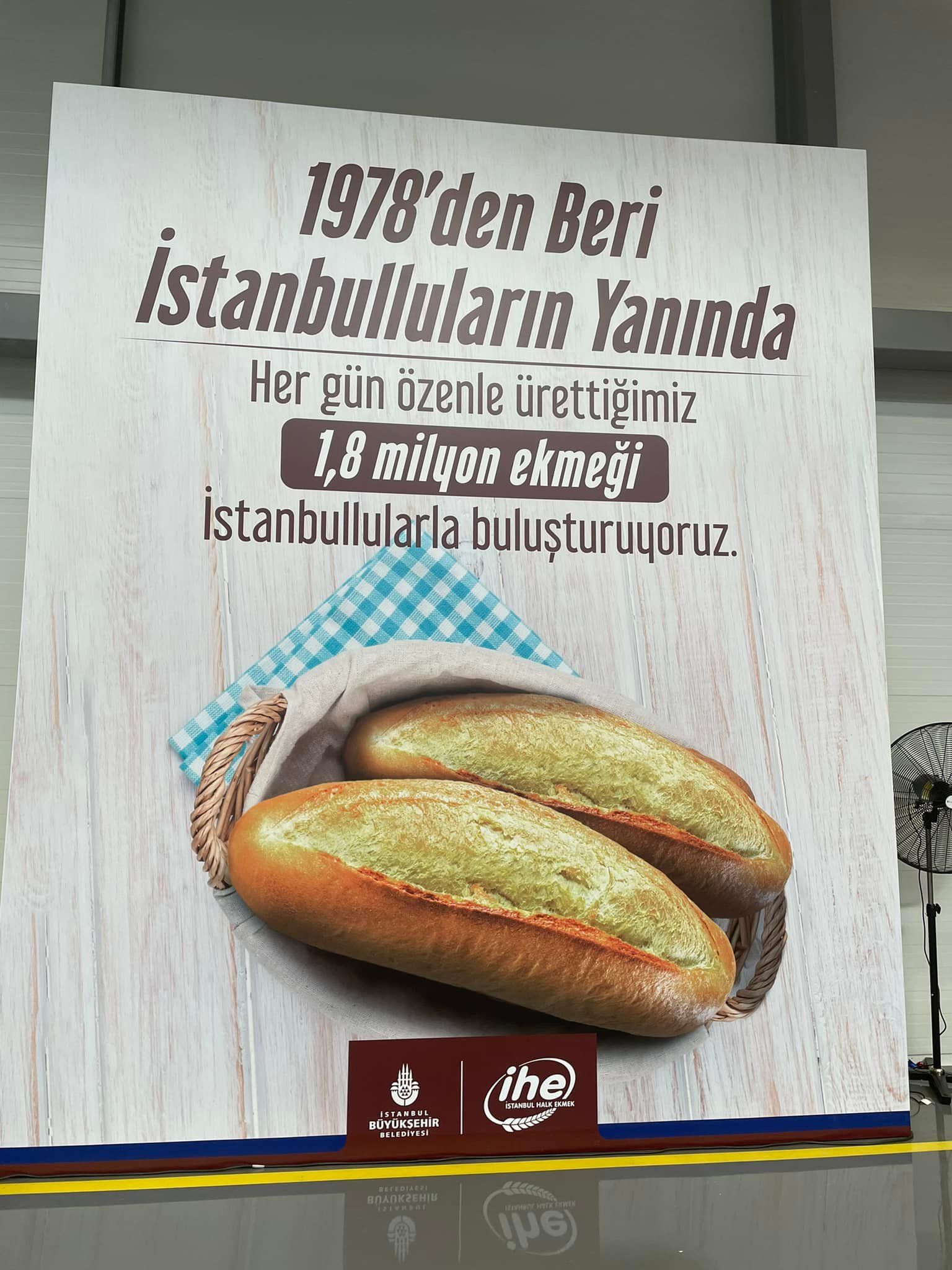 Genel Bakan Yardmclarmz stanbul'da halk ekmek fabrikas alna katld
