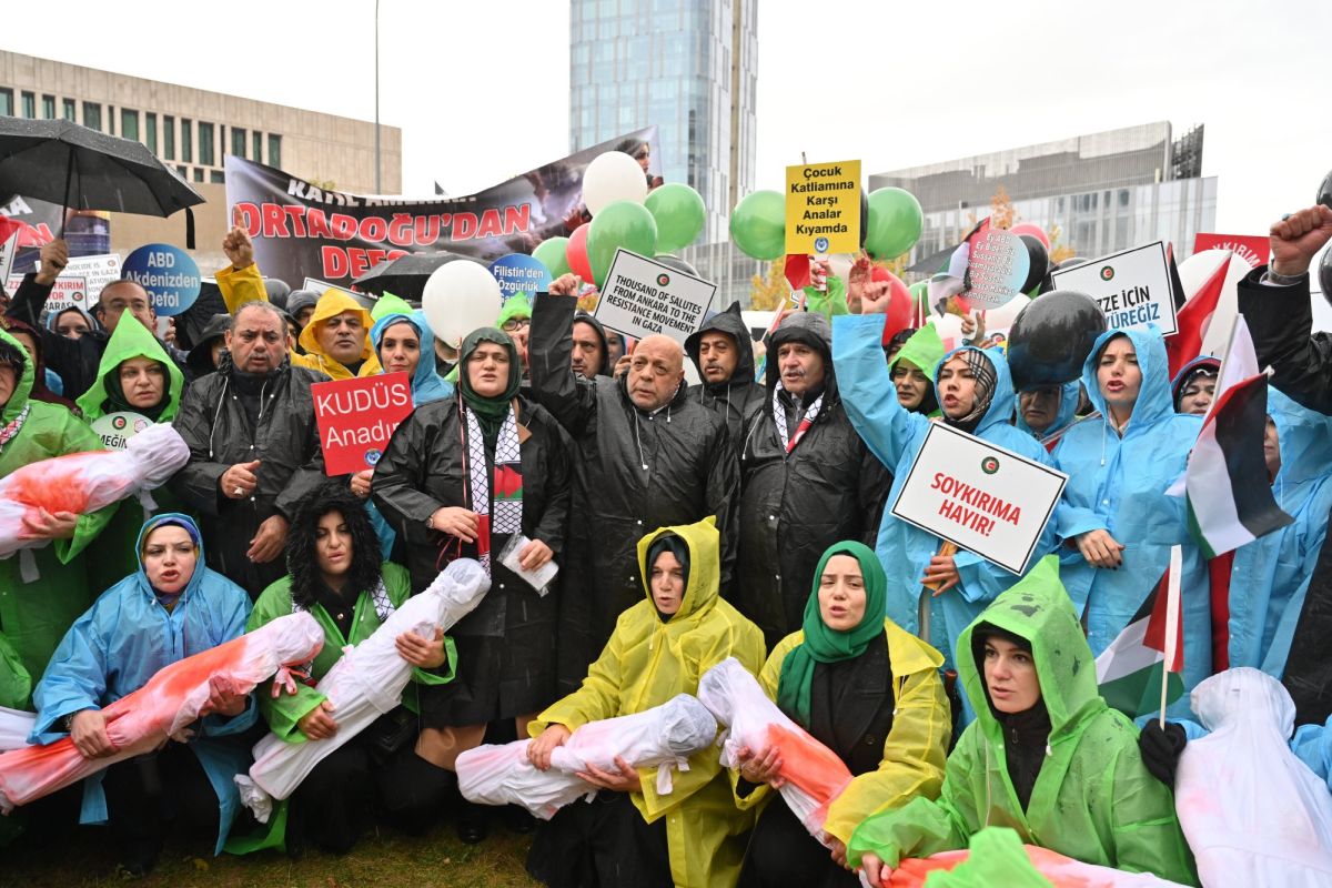 Hak- Tarafndan Filistinli kadnlar iin ABD bykelilii nnde Yaplan Protesto Eylemine Katldk