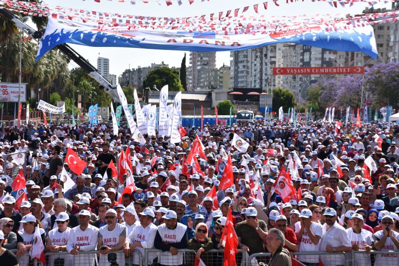 1 Mays Altn Huzmeli Gnein, Bereketli Topraklarn Merkezi Adanada cokuyla kutladk