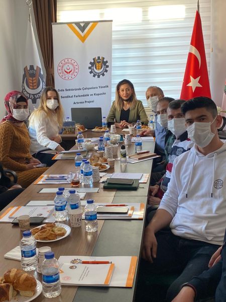 Sendikal Farkndalk ve Kapasite Artrma Projemizin 7. eitim program Karaman ubemizde yapld