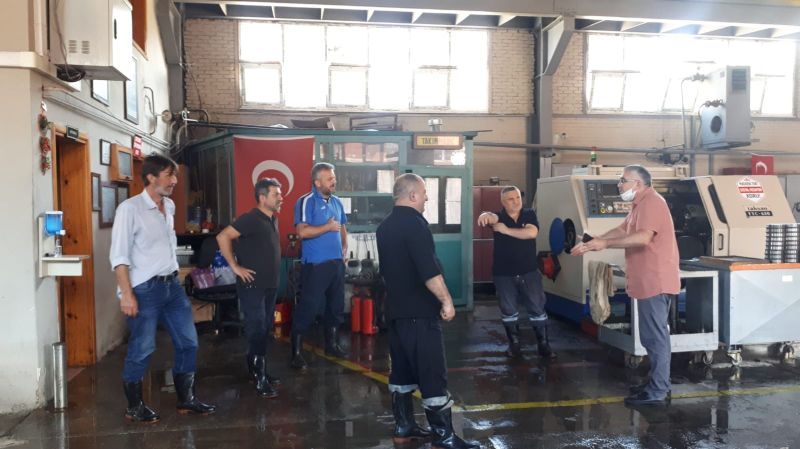Rize ube Bakanmz Bursal, selden etkilenen aykur Anatamir ay fabrikasn ziyaret etti