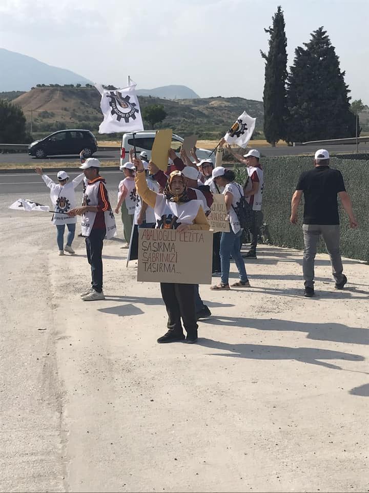 Hanerolu, Abalolu Lezita fabrikas nnde eylem yapan yelerimize destek ziyaretinde bulundu