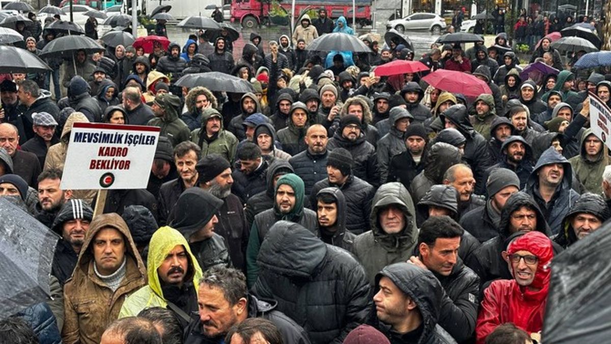 Mevsimlik ii olarak alan binlerce aykur iisi Rize'de kadro talebiyle meydana indi