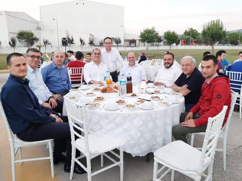 Genel Bakan Yardmclarmz Golf Dondurma alanlar ile iftarda bulutu