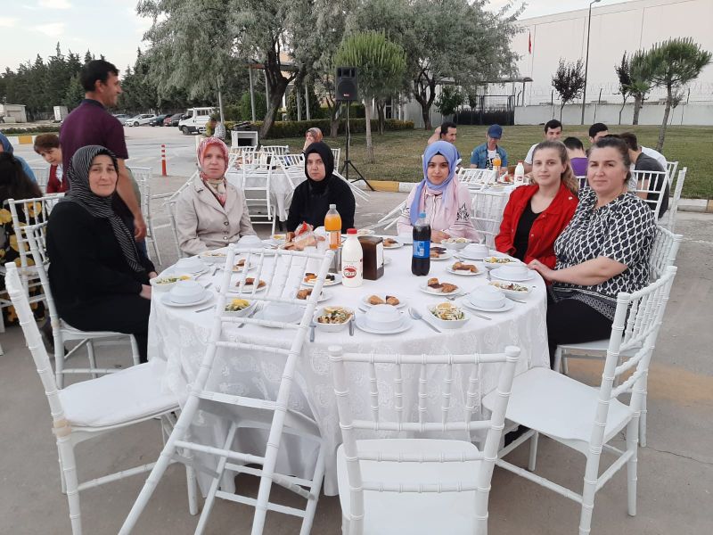 Genel Bakan Yardmclarmz Golf Dondurma alanlar ile iftarda bulutu