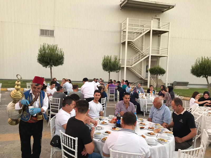 Genel Bakan Yardmclarmz Golf Dondurma alanlar ile iftarda bulutu