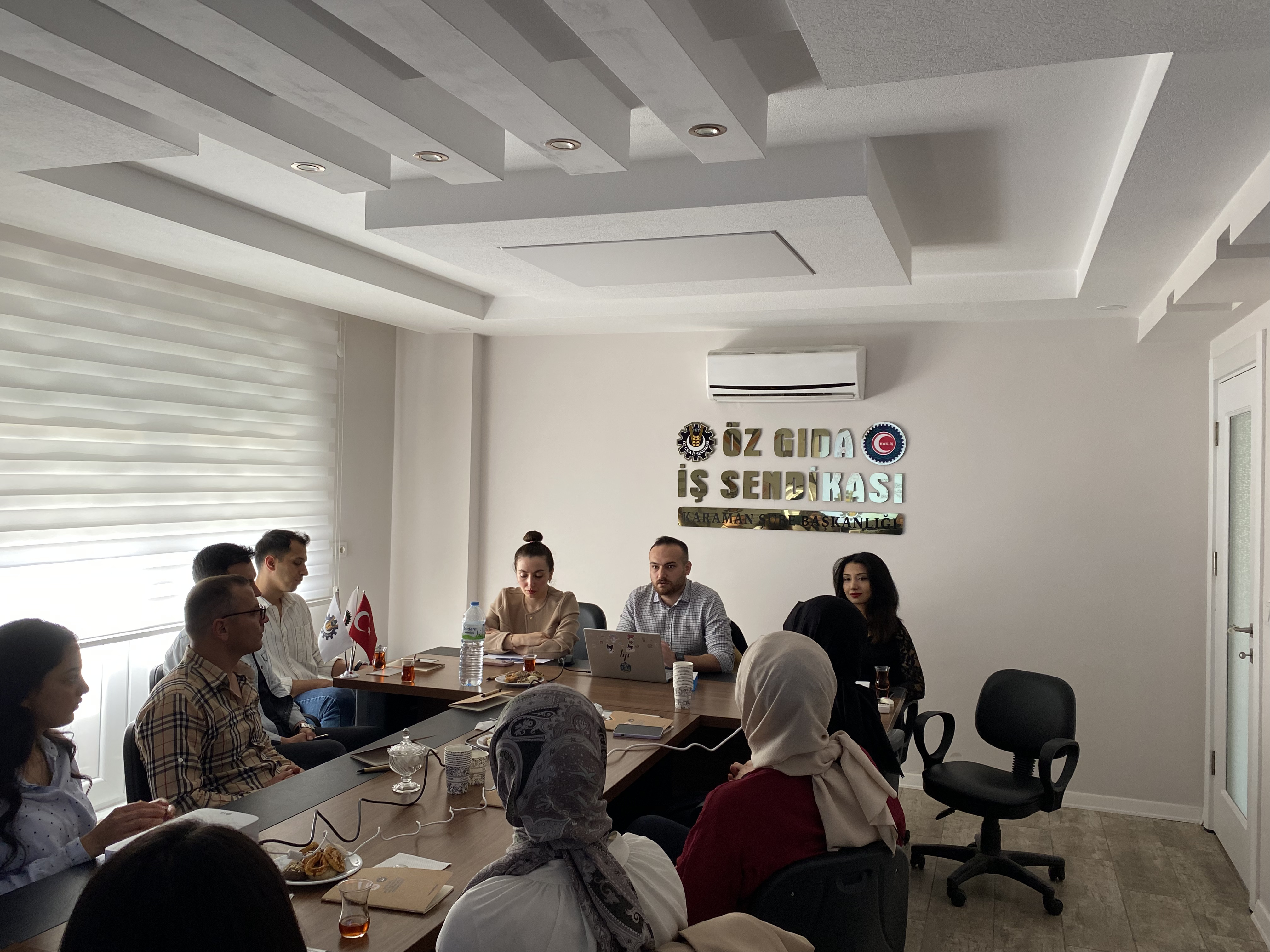 Gen Emek Gcne Yatrm: z Gda 'ten Gelecee Gl Bir Adm