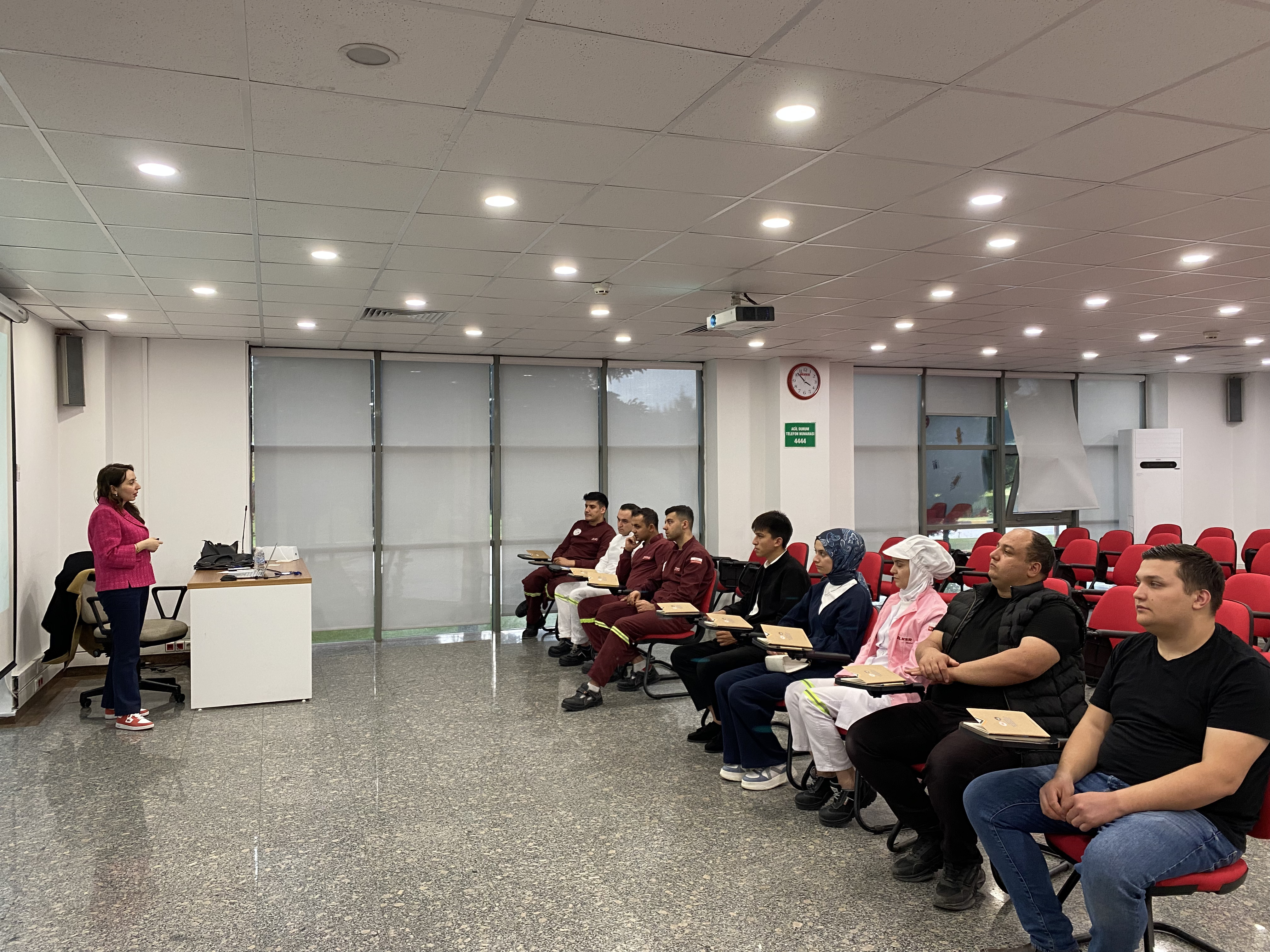 Gen Emek Gcne Yatrm: z Gda 'ten Gelecee Gl Bir Adm