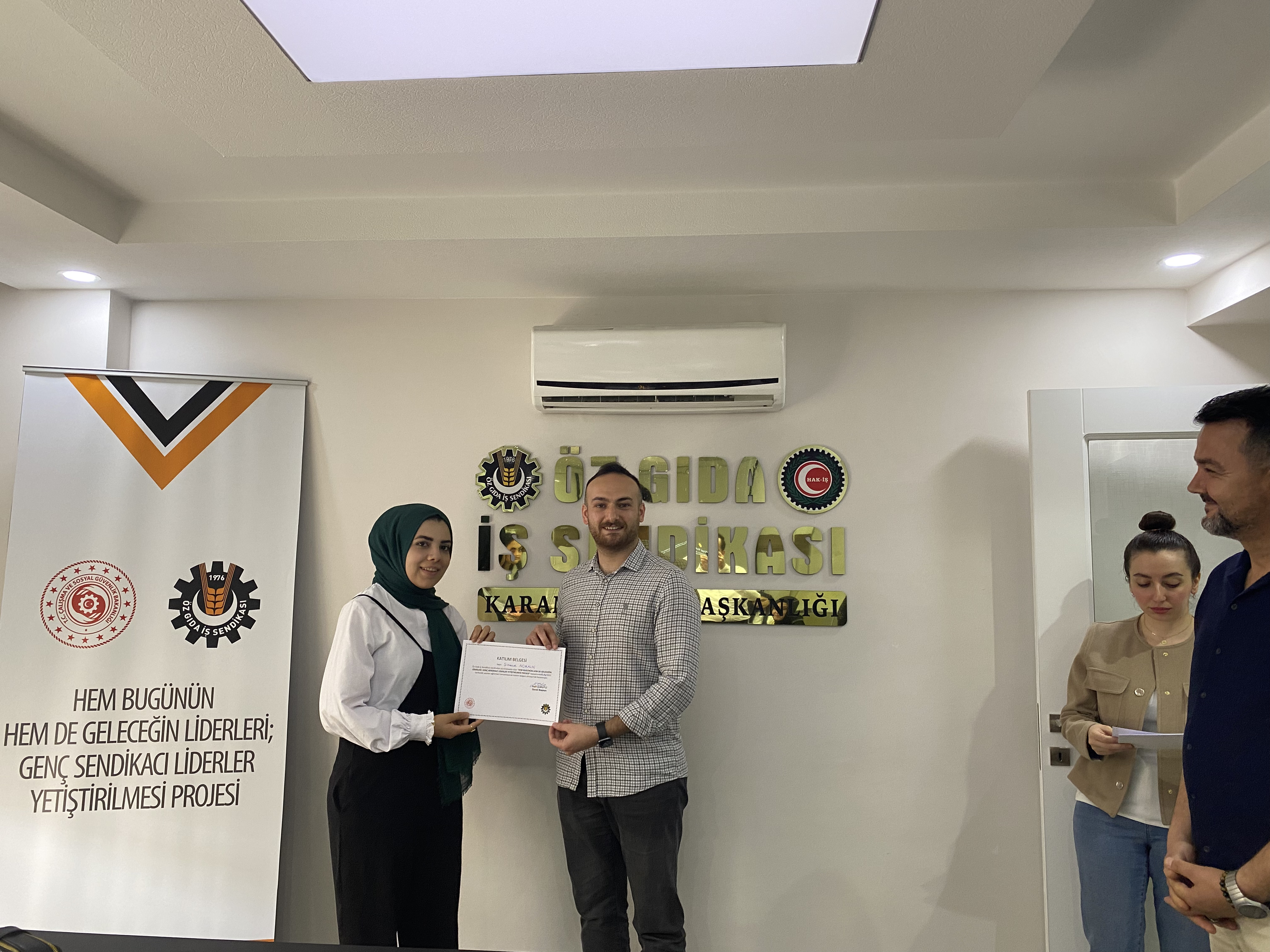 Gen Emek Gcne Yatrm: z Gda 'ten Gelecee Gl Bir Adm