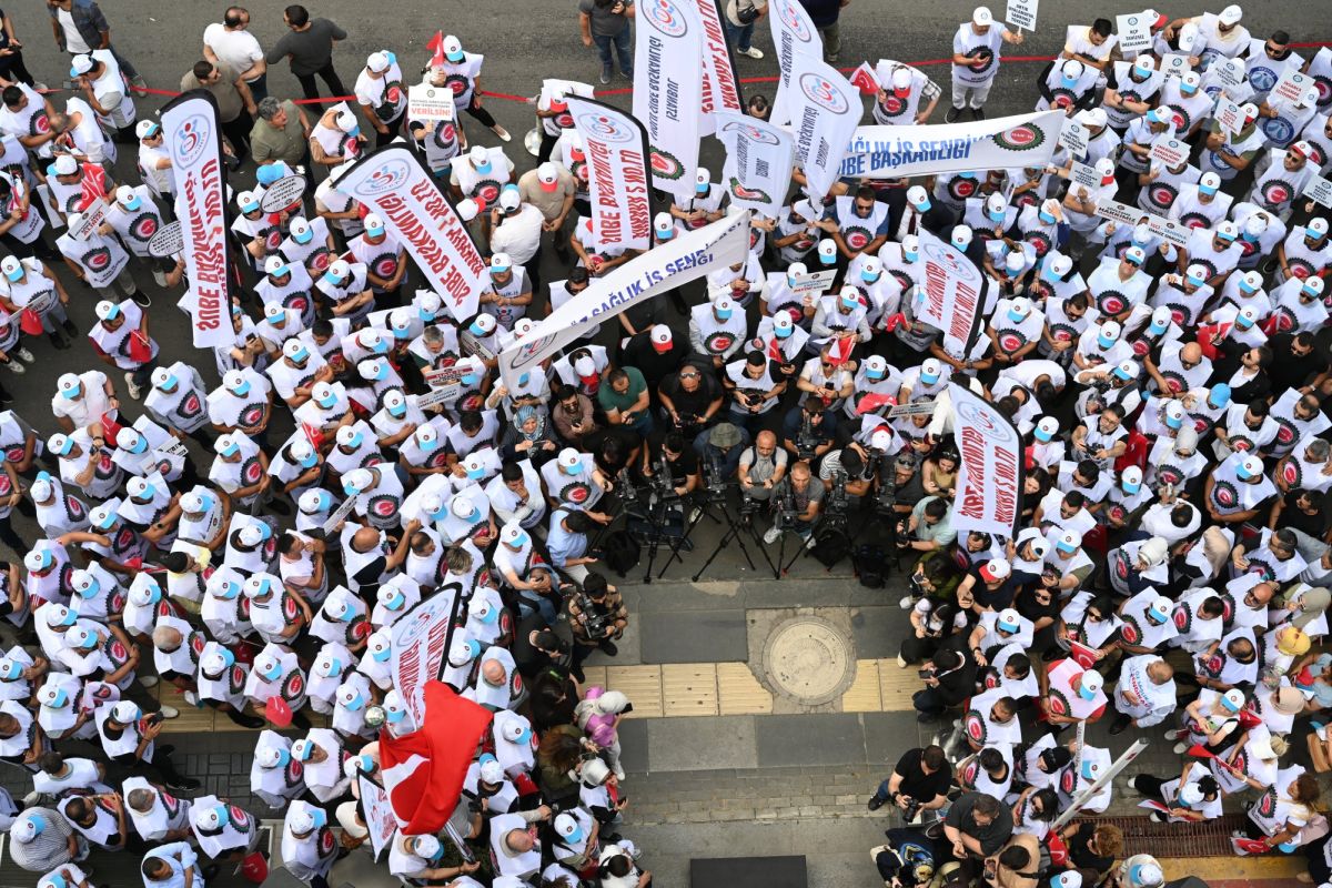 HAK-ޒTEN HAZNE VE MALYE BAKANLIINA KP YRY: EMEKLER BEKLYOR, SZLEME GECKMESN