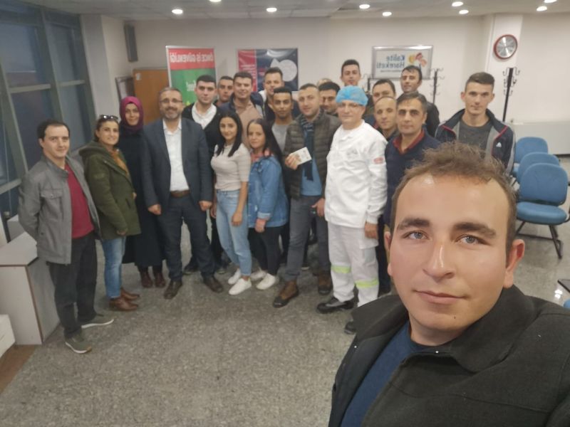 Ankara ube Bakanmz lker Biskvi fabrikasnda yelerimiz ile bulutu