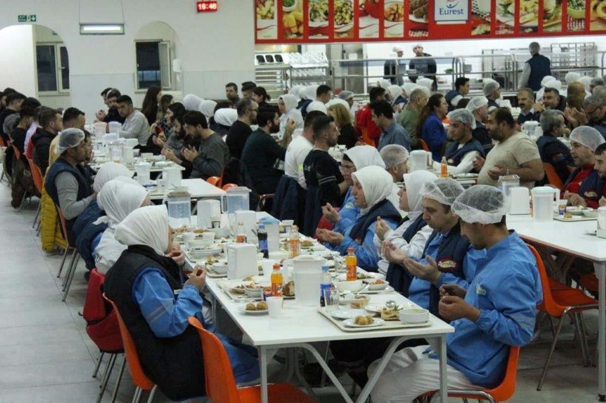 Bursa ube Yneticilerimiz Kerevita Gda iftar programna katld