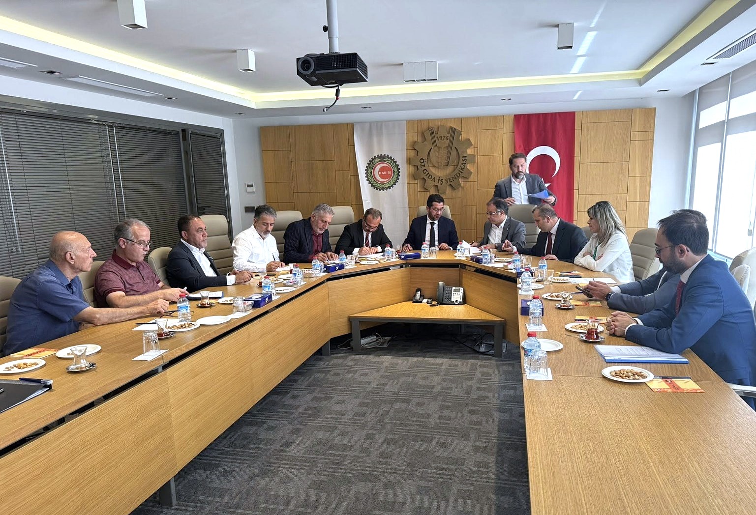 Ayvalk Zeytinleri Toplu  Szlemesi mzaland
